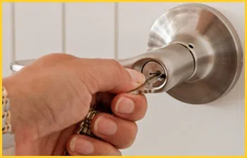 Exclusive Locksmith Service Bradenton, FL 941-564-3317 - 16-emergency-unlock